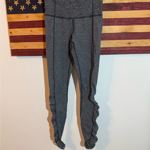 Lululemon Ruched Bottom Black and Gray Leggings Size 4 Fold Over Waist - Picture 1 of 9
